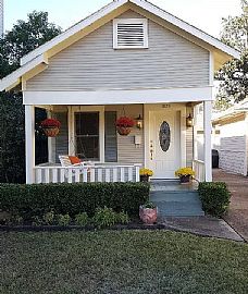 Charming Cottage Located in The Heart of The Historic Houston in Houston, TX