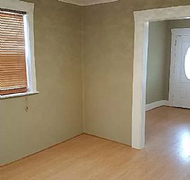 Charming Cottage Located in The Heart of The Historic Houston in Houston, TX (Photo 4 of 10)