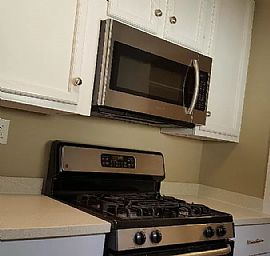 Charming Cottage Located in The Heart of The Historic Houston in Houston, TX (Photo 5 of 10)