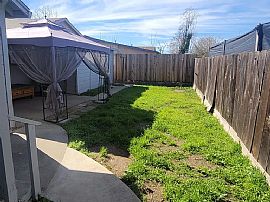 1 Bd 1ba House Furnished and Ready to Go! Mudroom  in Modesto, CA (Photo 11 of 12)