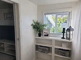 1 Bd 1ba House Furnished and Ready to Go! Mudroom  in Modesto, CA (Photo 3 of 12)