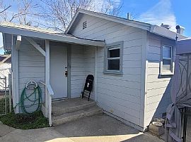 1 Bd 1ba House Furnished and Ready to Go! Mudroom  in Modesto, CA (Photo 8 of 12)