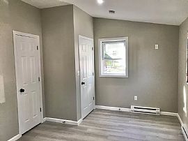 36 Donald Ct, Bridgeport, Ct 06606 in Bridgeport, CT (Photo 3 of 6)