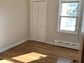 36 Donald Ct, Bridgeport, Ct 06606 in Bridgeport, CT (Photo 6 of 6)