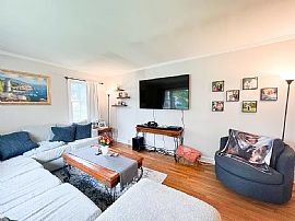 25 Pascip St, Milford, Ct 06461  Charming House For Rent in Milford, CT (Photo 3 of 8)