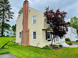 32 Ledgewood Rd, West Hartford, Ct 06107 in West Hartford, CT (Photo 2 of 8)