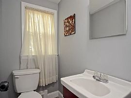 32 Ledgewood Rd, West Hartford, Ct 06107 in West Hartford, CT (Photo 4 of 8)