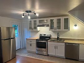 334 Brook St, Groton, Ct 06340 in Groton, CT (Photo 3 of 7)