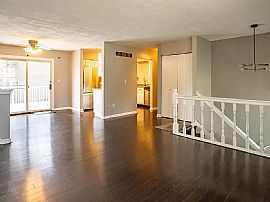 3902 N Melcosta Dr, Peoria, Il 61615  Available For Rent in Peoria, IL (Photo 2 of 9)