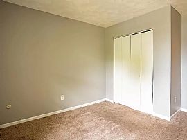 3902 N Melcosta Dr, Peoria, Il 61615  Available For Rent in Peoria, IL (Photo 5 of 9)