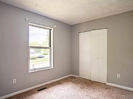 3902 N Melcosta Dr, Peoria, Il 61615  Available For Rent in Peoria, IL (Photo 6 of 9)