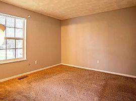 3902 N Melcosta Dr, Peoria, Il 61615  Available For Rent in Peoria, IL (Photo 8 of 9)