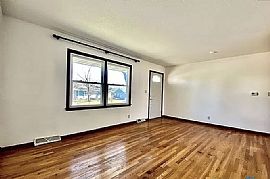 1209 Harold Dr Se, Cedar Rapids, Ia 52403  Available For Rent in Cedar Rapids, IA (Photo 5 of 10)