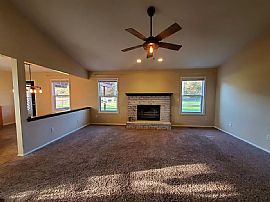 814 Baer Pass, Garrett, in 46738  Comfortable House For Rent  in Garrett, IN (Photo 4 of 9)