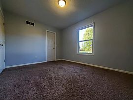 814 Baer Pass, Garrett, in 46738  Comfortable House For Rent  in Garrett, IN (Photo 7 of 9)