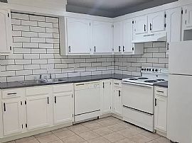 Beautiful Single Family Home in Owasso, OK (Photo 3 of 12)