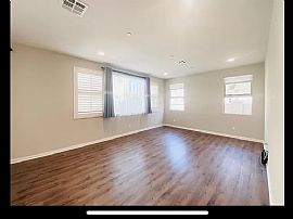 4 Bds in San Diego, CA (Photo 5 of 12)