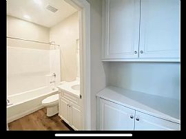 4 Bds in San Diego, CA (Photo 8 of 12)