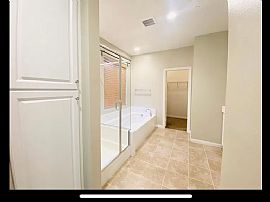 4 Bds in San Diego, CA (Photo 9 of 12)