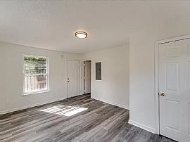 4554 Virginia Ave, Chattanooga, Tn 37409  in Chattanooga, TN (Photo 4 of 8)