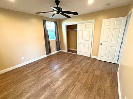 Charming 2bedroom Home in Los Angeles, CA (Photo 3 of 8)