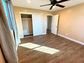 Charming 2bedroom Home in Los Angeles, CA (Photo 5 of 8)