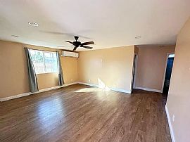 Charming 2bedroom Home in Los Angeles, CA (Photo 6 of 8)