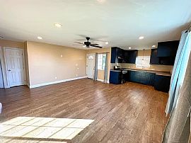 Charming 2bedroom Home in Los Angeles, CA (Photo 7 of 8)