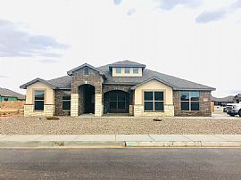 Single Family Home in Midland, TX