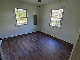 210 Elm St, Springville, Al 35146 in Springville, AL (Photo 7 of 9)