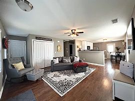 342 Mertle Dr Ne, Huntsville, Al 35810 in Huntsville, AL (Photo 6 of 10)