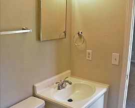 5801 Hyde Park Dr, Montgomery, Al 36117 in Montgomery, AL (Photo 9 of 12)