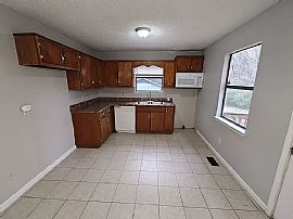 434 15th Ter Nw, Birmingham, Al 35215 in Birmingham, AL (Photo 3 of 11)