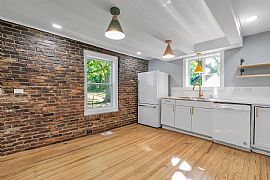 Good 2bedroom 1.5bathroom in Greenville, SC (Photo 10 of 12)