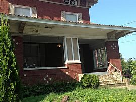 1549 Virginia St E, Charleston, Wv 25311 in Charleston, WV