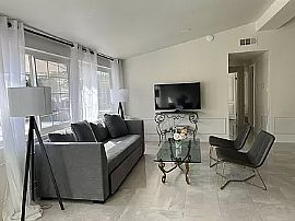 Affordable 5bedroom and 2bathroom in Santa Ana, CA (Photo 3 of 12)