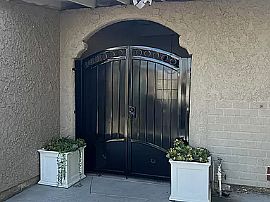 Affordable 5bedroom and 2bathroom in Santa Ana, CA (Photo 6 of 12)