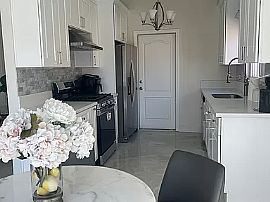 Affordable 5bedroom and 2bathroom in Santa Ana, CA (Photo 7 of 12)