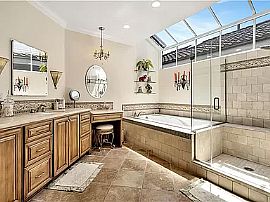 Affordable 5bedroom and 4bathroom in Huntington Beach, CA (Photo 10 of 12)