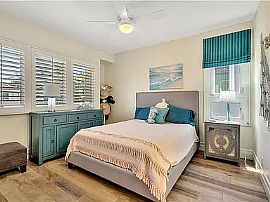 Affordable 5bedroom and 4bathroom in Huntington Beach, CA (Photo 7 of 12)