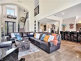 Affordable 5bedroom and 4bathroom in Huntington Beach, CA (Photo 9 of 12)