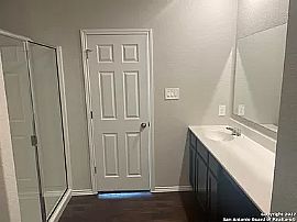 Affordable 3bedroom and 3bathroom in San Antonio, TX (Photo 5 of 12)