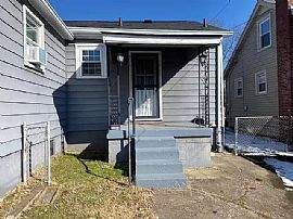 Beautiful 2bed Home  in Louisville, KY (Photo 12 of 12)