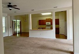 Charming 3 Bedroom Home in Jacksonville, FL (Photo 7 of 8)