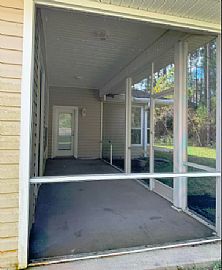 Charming 3 Bedroom Home in Jacksonville, FL (Photo 8 of 8)