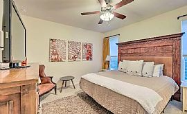 Beautiful 3 Bedroom 2 Bathroom House in Austin, TX (Photo 4 of 8)