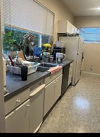 5613 Brooklyn Ave Ne, Seattle, Wa  in Seattle, WA (Photo 5 of 8)