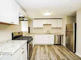 Affordable 4bedroom and 2bathroom in Columbus, OH (Photo 12 of 12)