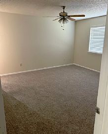 Charming 3 Bedroom Home in Arlington, TX (Photo 4 of 8)