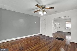2bed 1bath House Available Now Rent $700 Deposit $600 in York, PA (Photo 4 of 7)